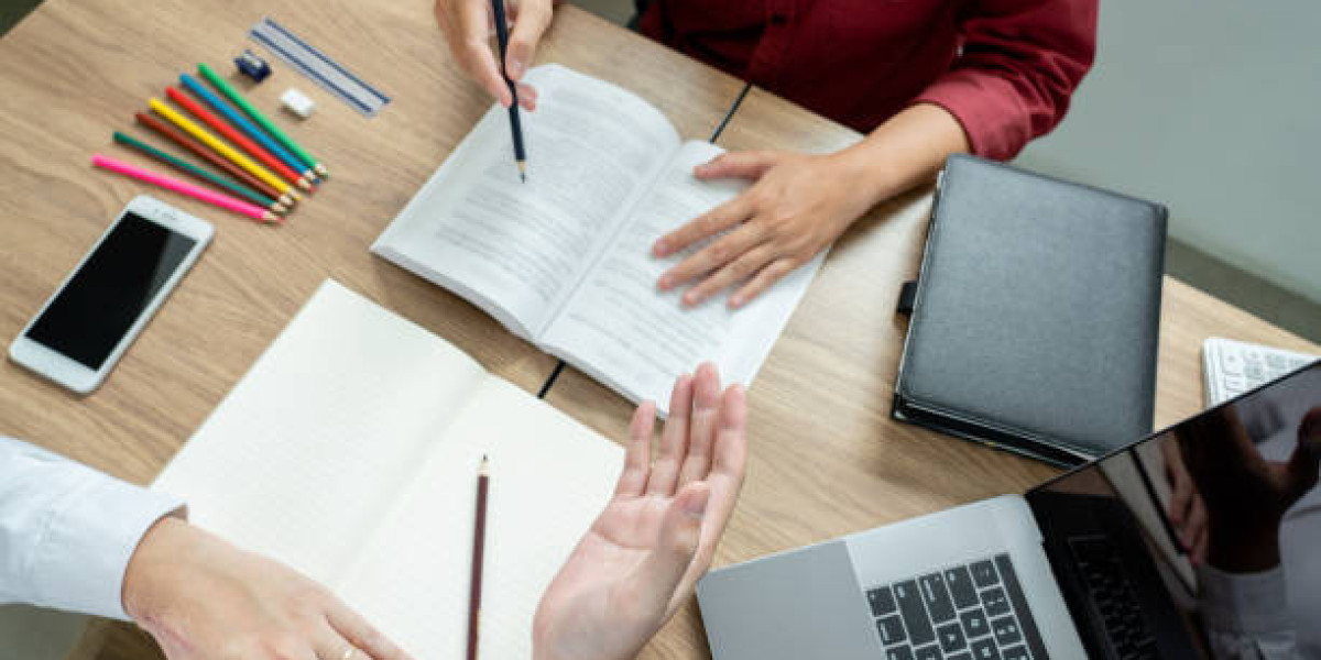 The Art of Paraphrasing in Coursework Writing